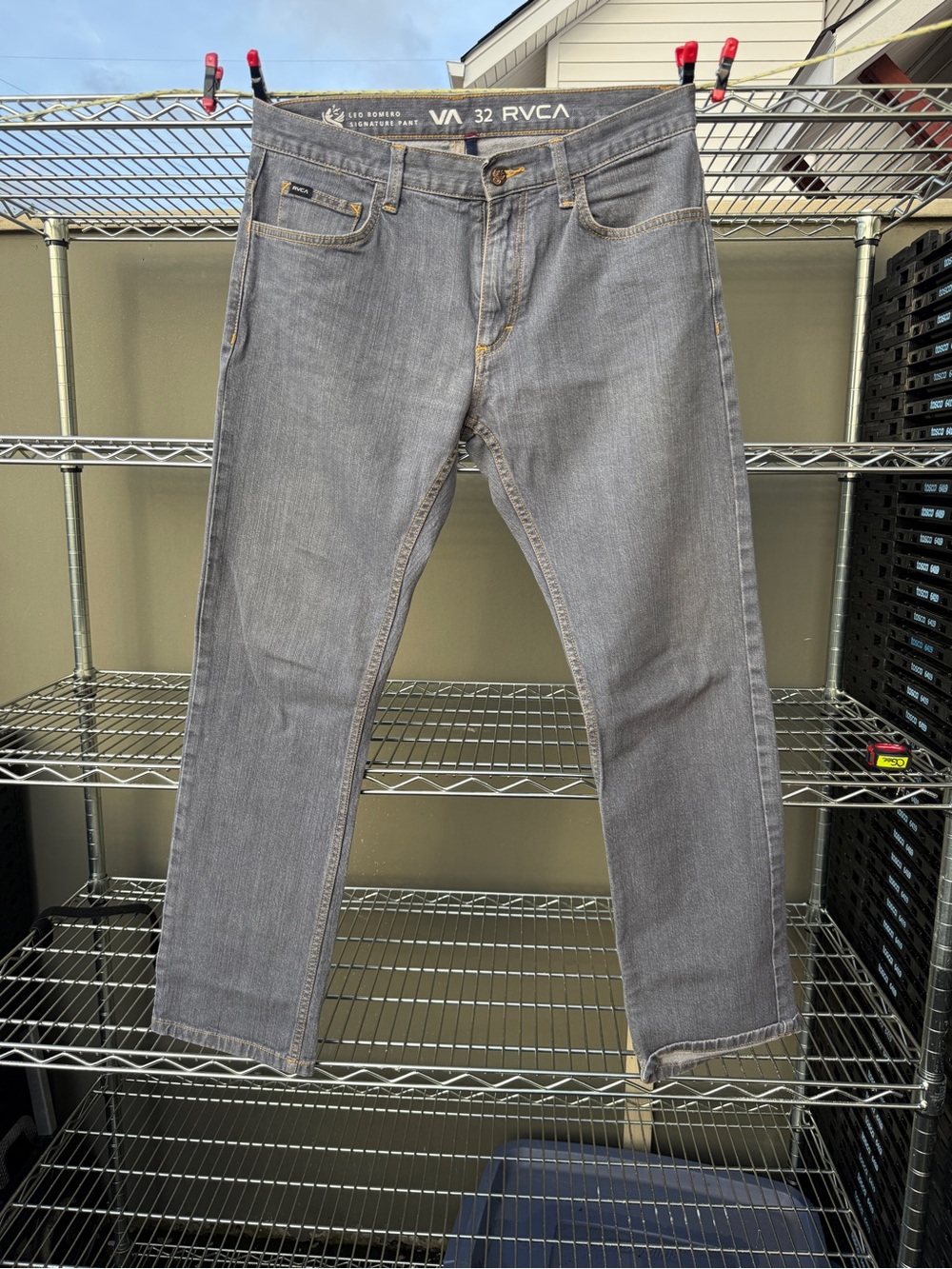 RVCA Leo Romero Signature Gray Jeans Men’s Size 32 Straight Fit Skate Denim